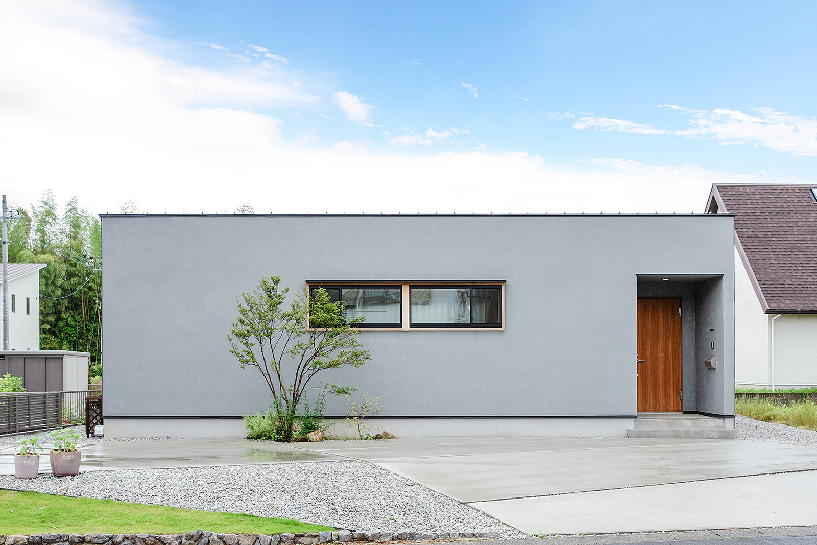 外出するより居心地いい、中庭のあるロの字型の平屋