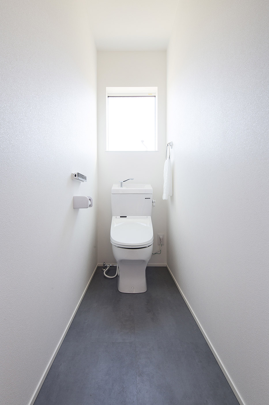 シンプルなトイレ