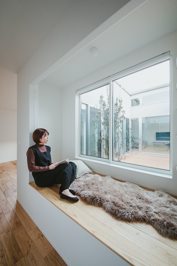 中庭からの光が心地よいヌック