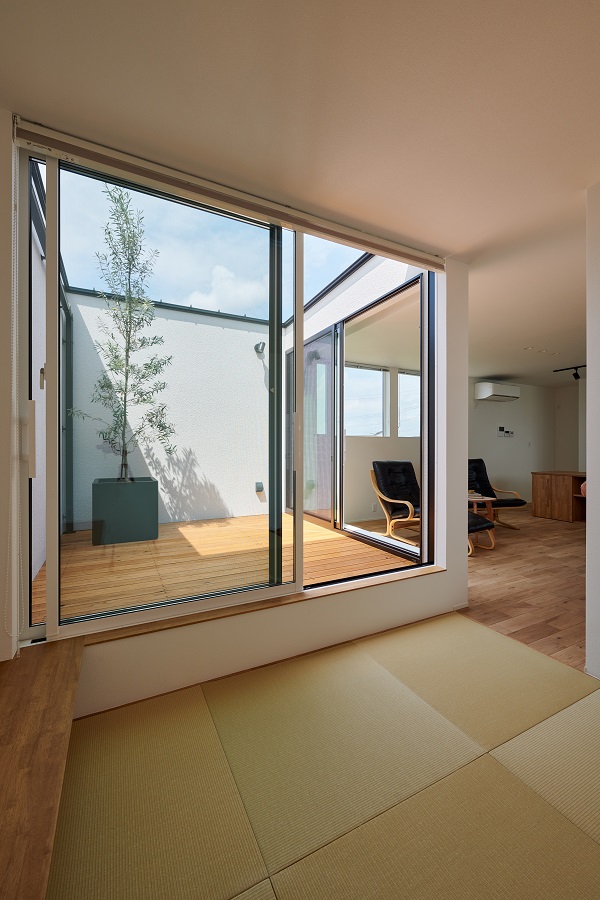 2階中庭に面した和室