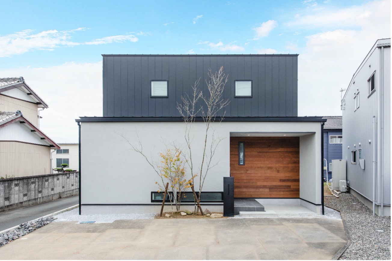 外観にノイズがない家とノイズがある家の違い〜エアコン室外機の位置〜