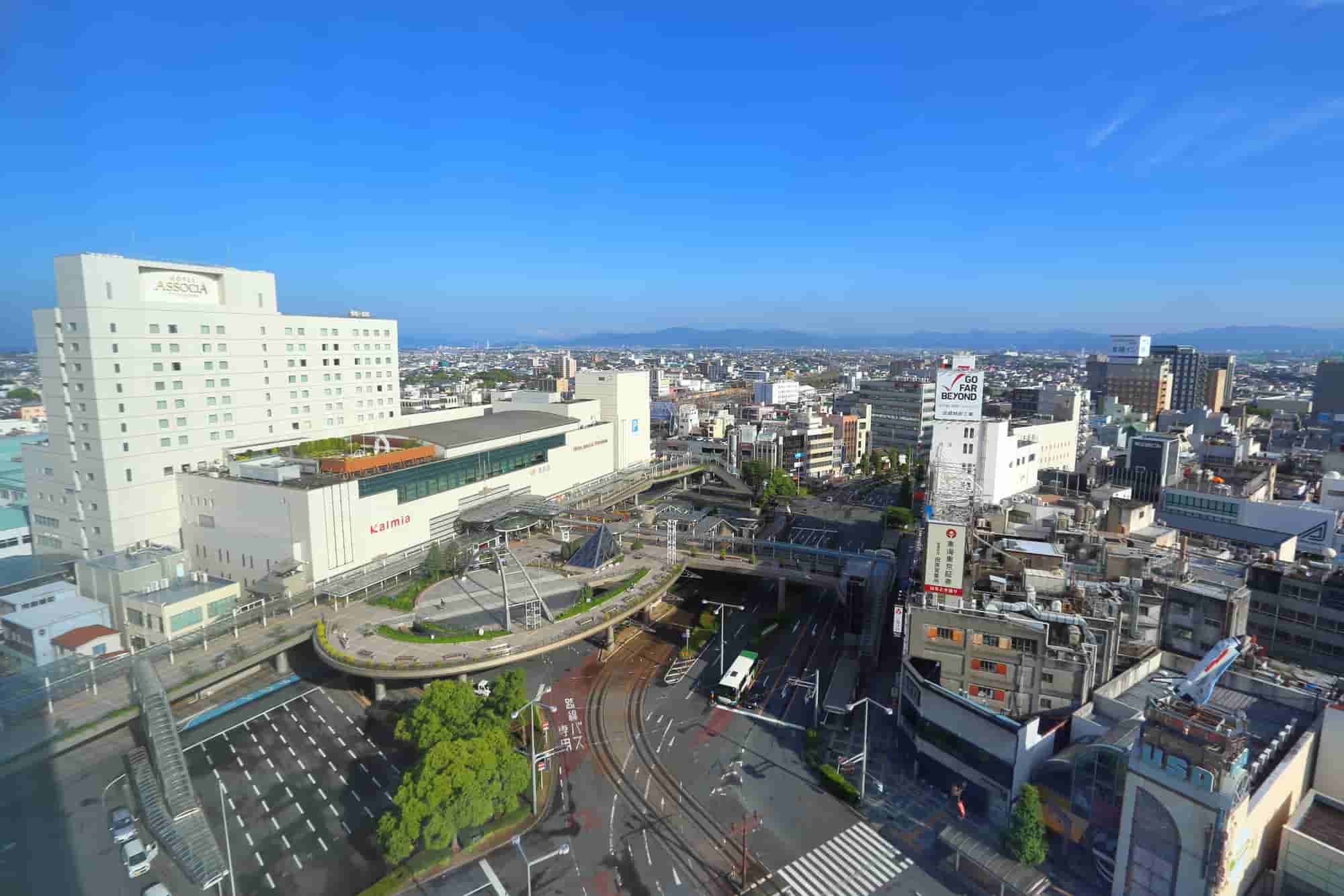 豊橋駅の駅前ターミナルと駅ビル