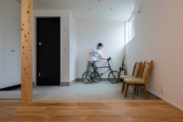 自転車も置ける広い玄関土間