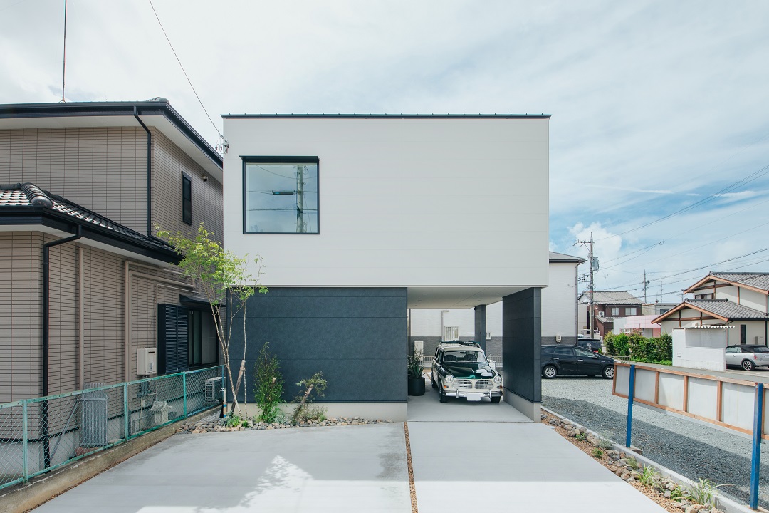 ライフスタイルを謳歌する!2人暮らし23坪のガレージハウス