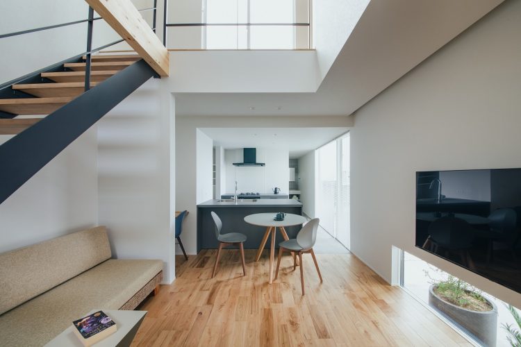 明るいヒカリが差し込むダイニング