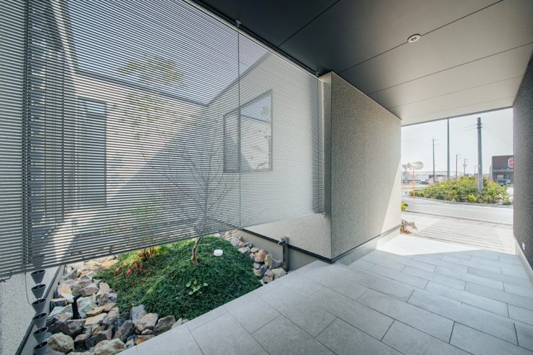 玄関までのアプローチ